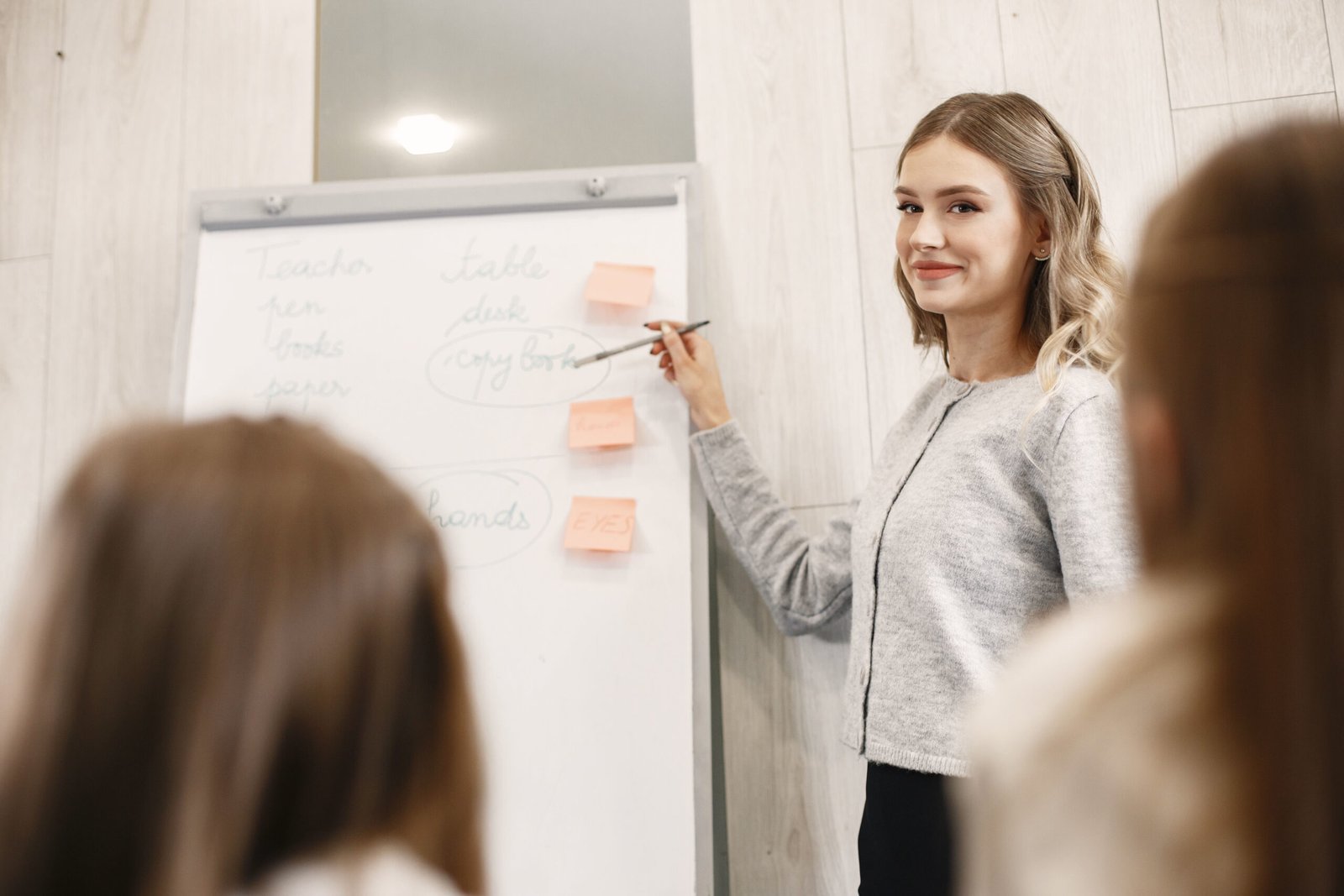 Stimmtraining für Lehrer: Die Lehrerstimme gezielt schützen und stärken